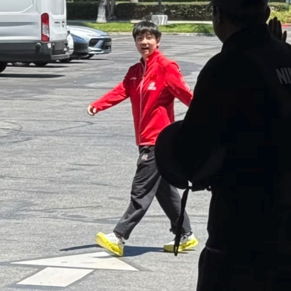 人！你好！我是莎莎！ 