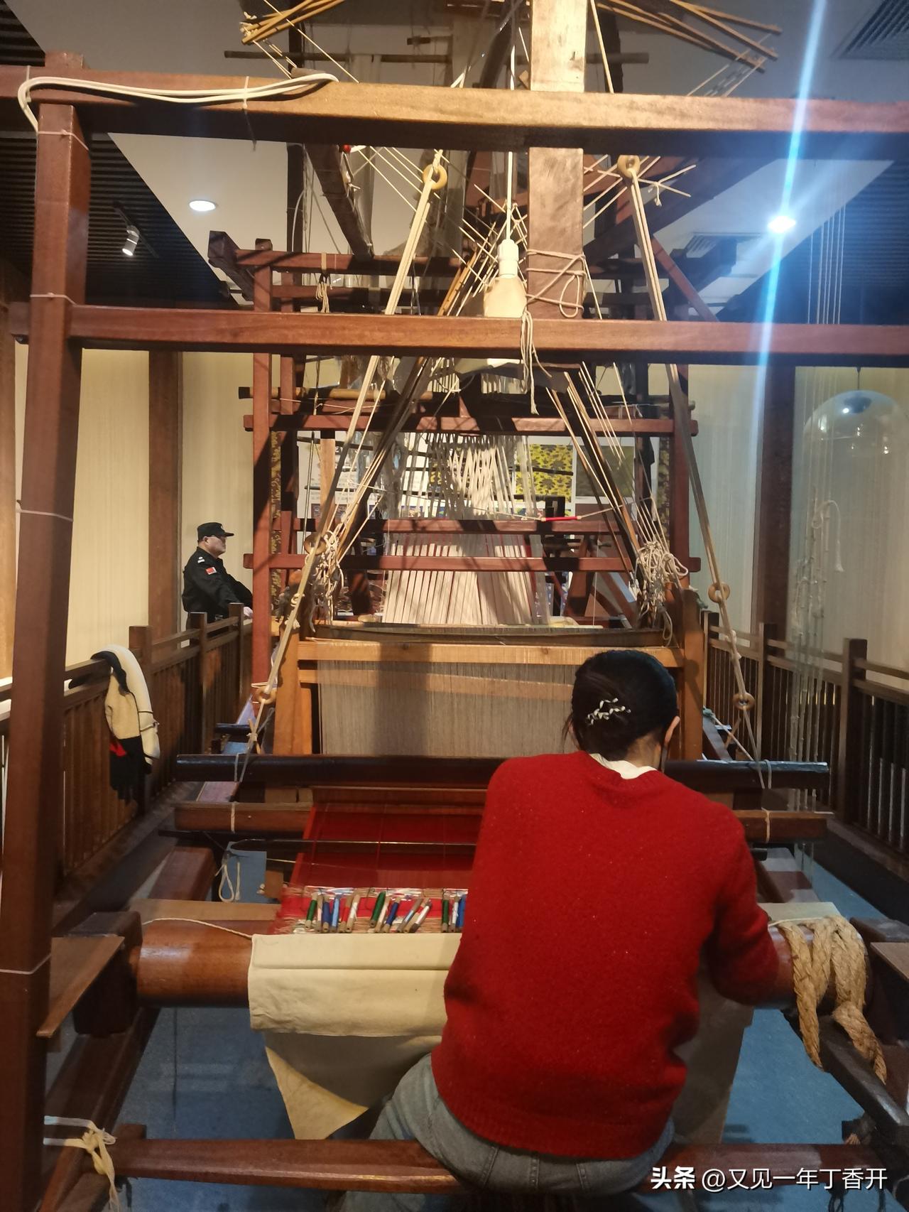 我发现男人总是觉得自己年轻

可能我心态比较老吧？也可能我性格从小就安静稳重
