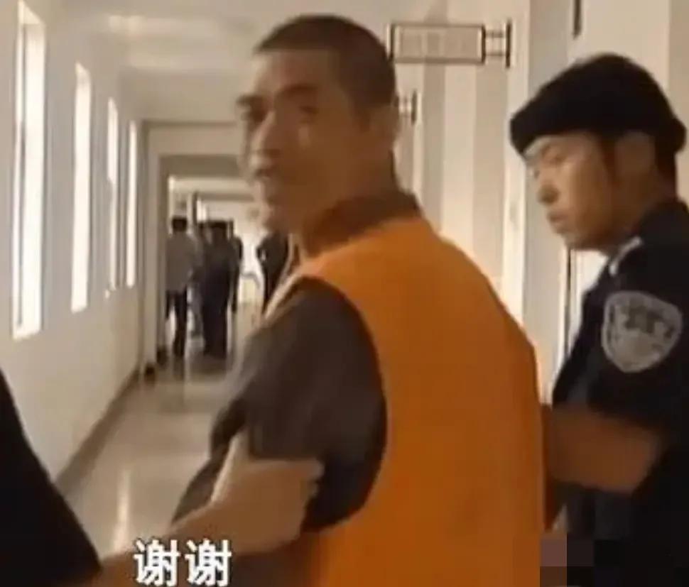 死刑犯临刑前突然喊停，一句话让全场沉默！恶魔与天使只在一念之间？
 
“谢谢啦，