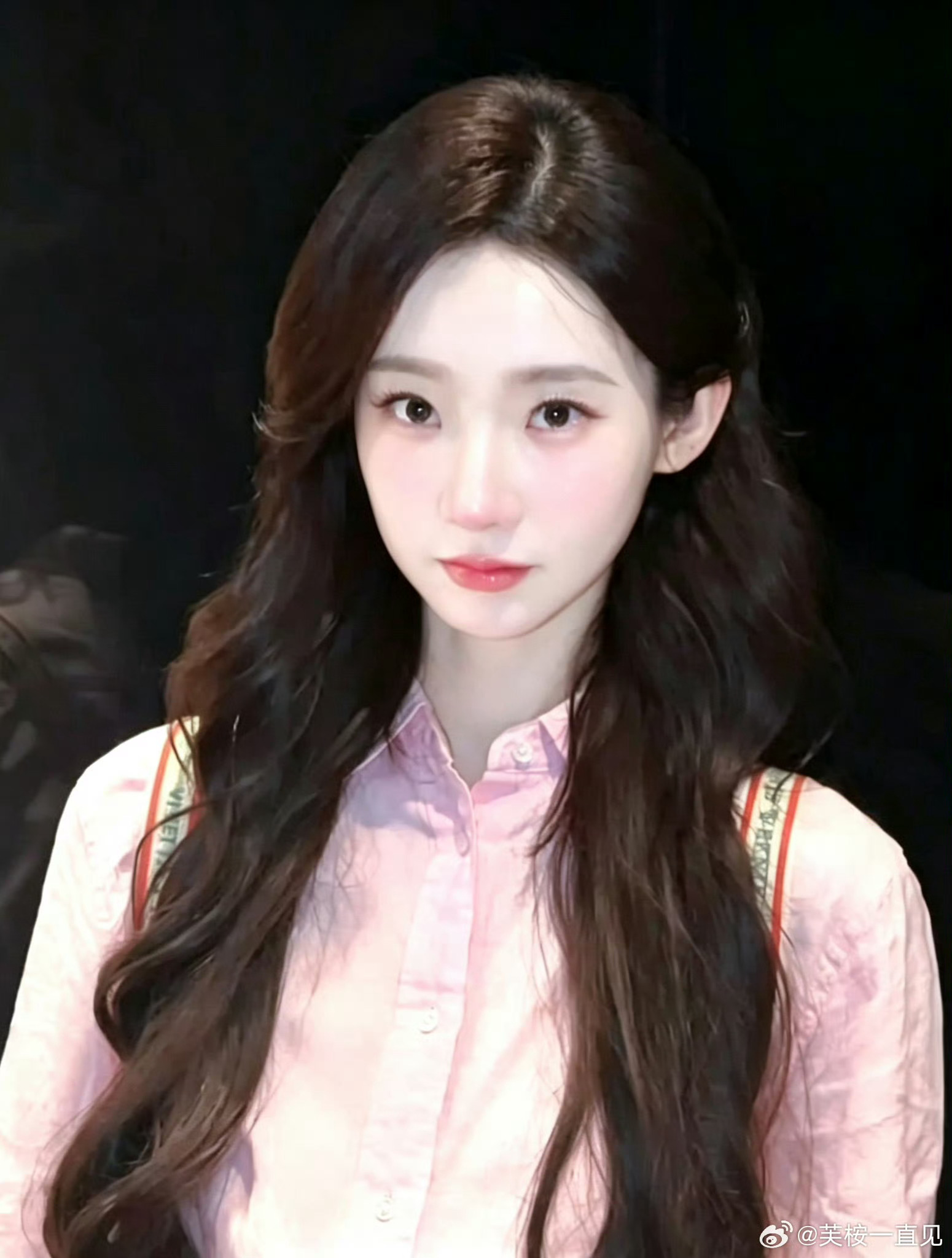 张艺凡穿紫色好有韵味田曦薇张艺凡再合体张艺凡淡紫傣服造型亮相寻宝藏路透，温婉灵动