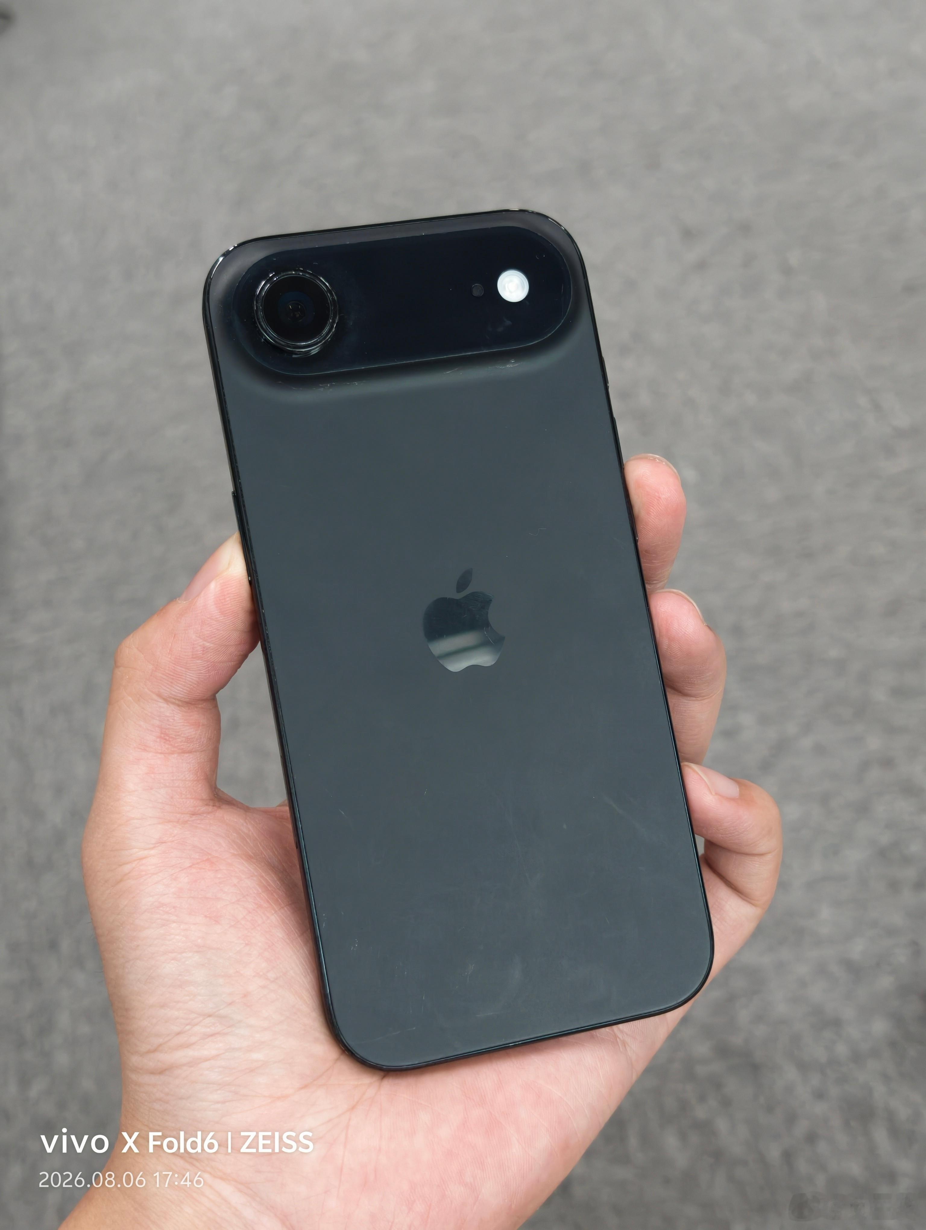 提前把iPhone Air的eSIM卡换成了实体卡，又跑了一趟联通营业厅。没eS