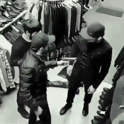 一个远程非要贴脸