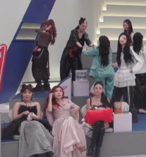 孙怡阚清子零互动孙怡阚清子从昨晚pk完之后就零互动了…两位请和好可以吗