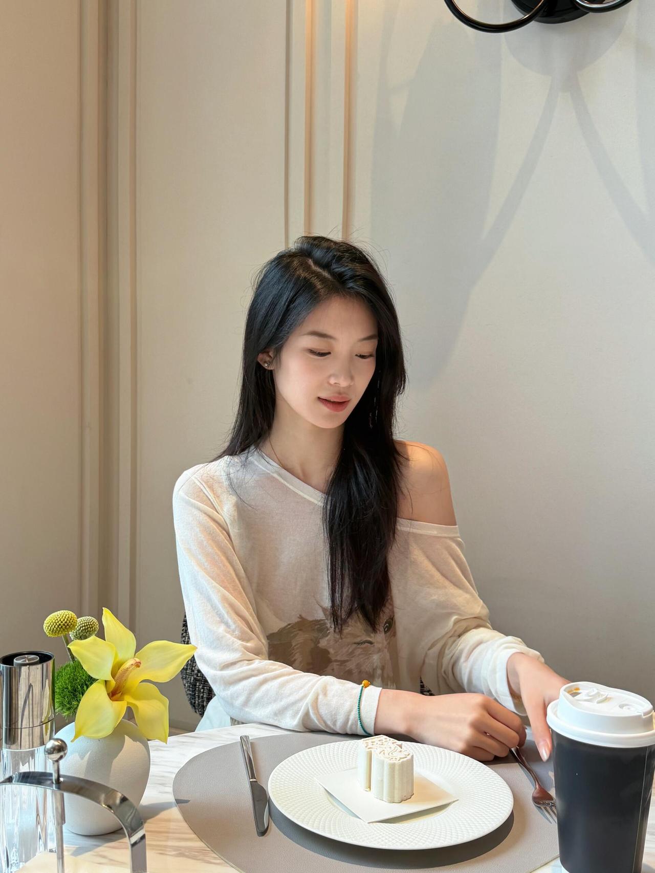 女人如何穿出含蓄的性感?