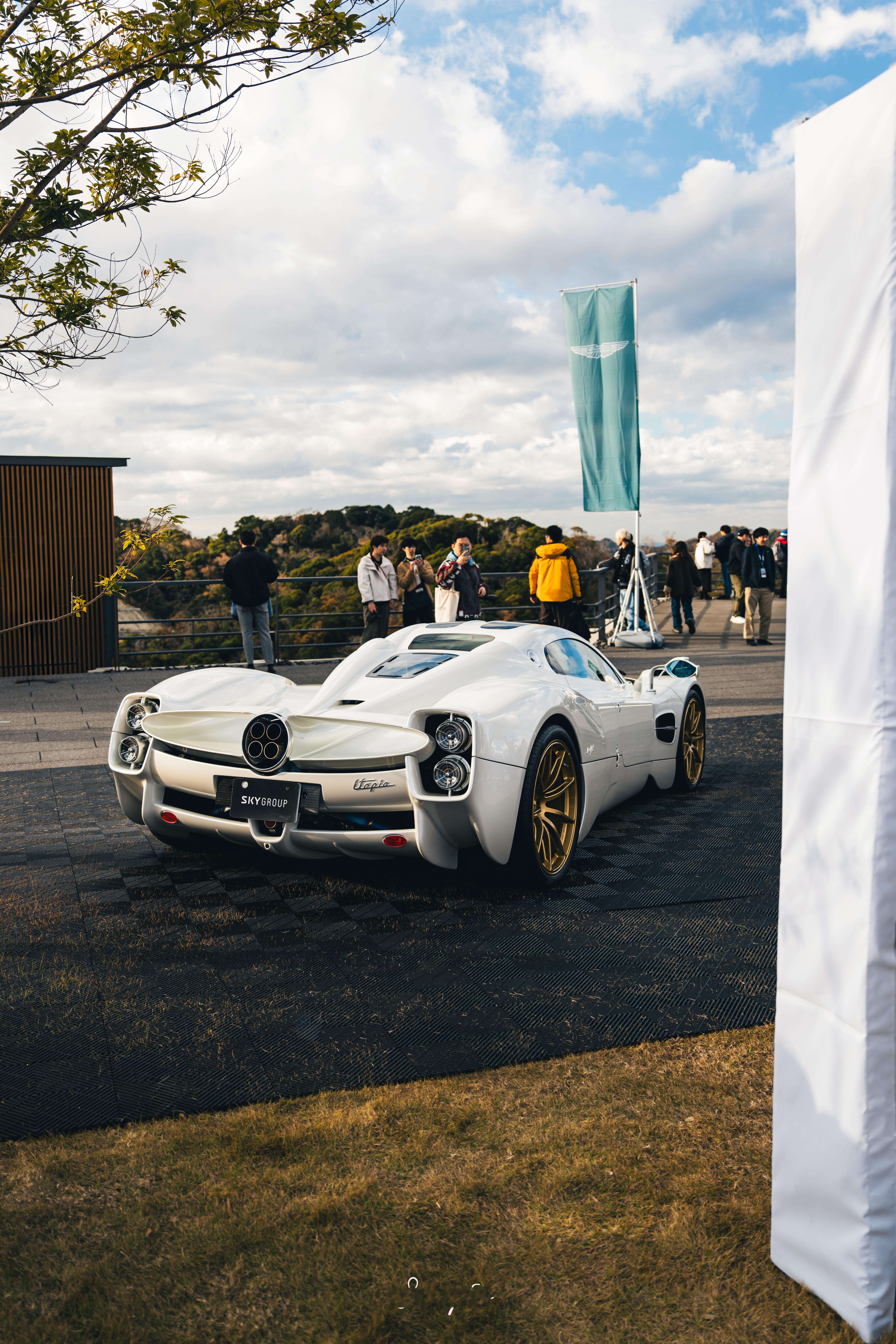 Sergio的摄影库76067 Pagani Utopia奶白色的Utopia还