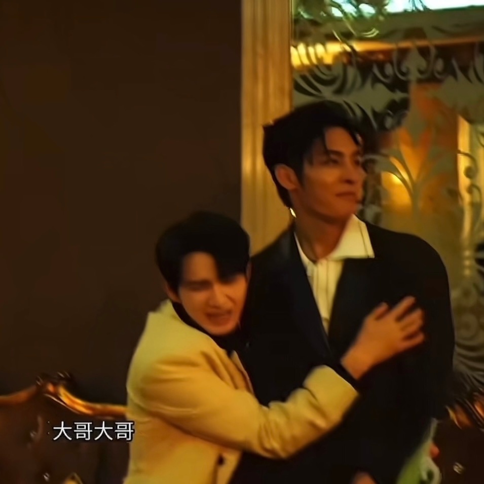 hyz的表情给我笑不行了（hw挺会演的...感觉来个戏精型扮猪吃老虎的桥段他还能