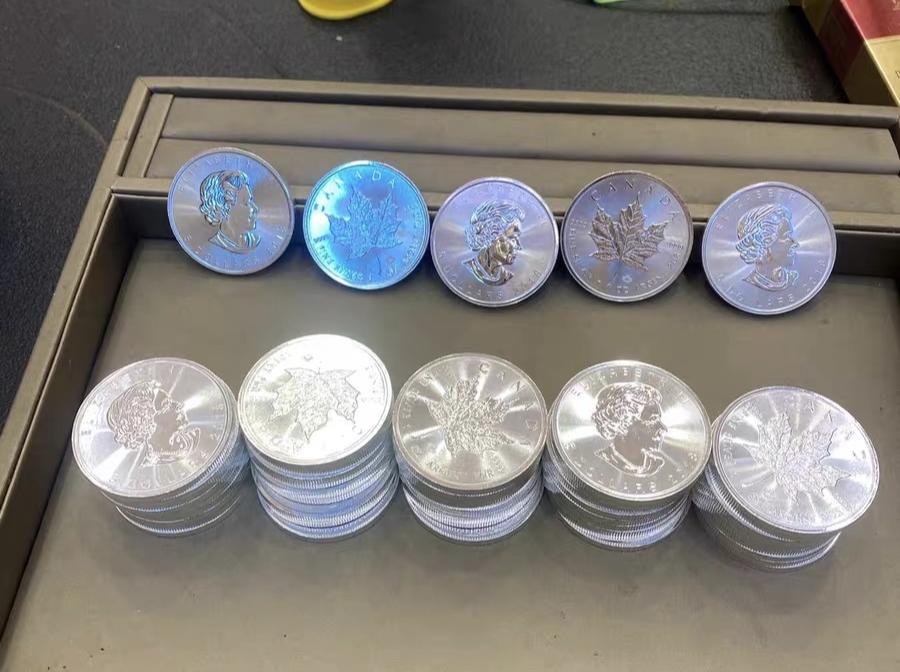 银质纪念币目前价格一天比一天高了，这种2018年发行的加拿大枫叶1盎司银币，目前