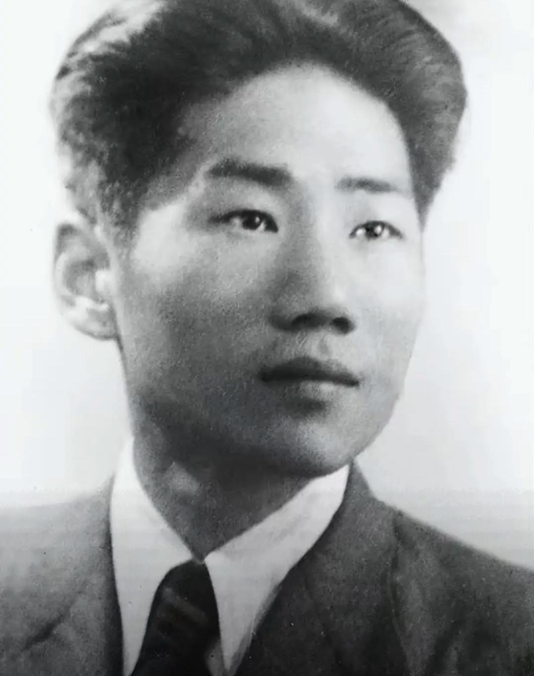 1950年，毛岸英回韶山老家，临行前毛主席还教了他几句家乡话。

毛主席离开家乡