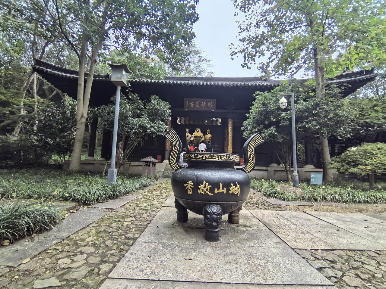 【热评】这是妥妥的汉奸之家
一家8口境内外勾结偷运稀有金属被抓

贸易战从来都是