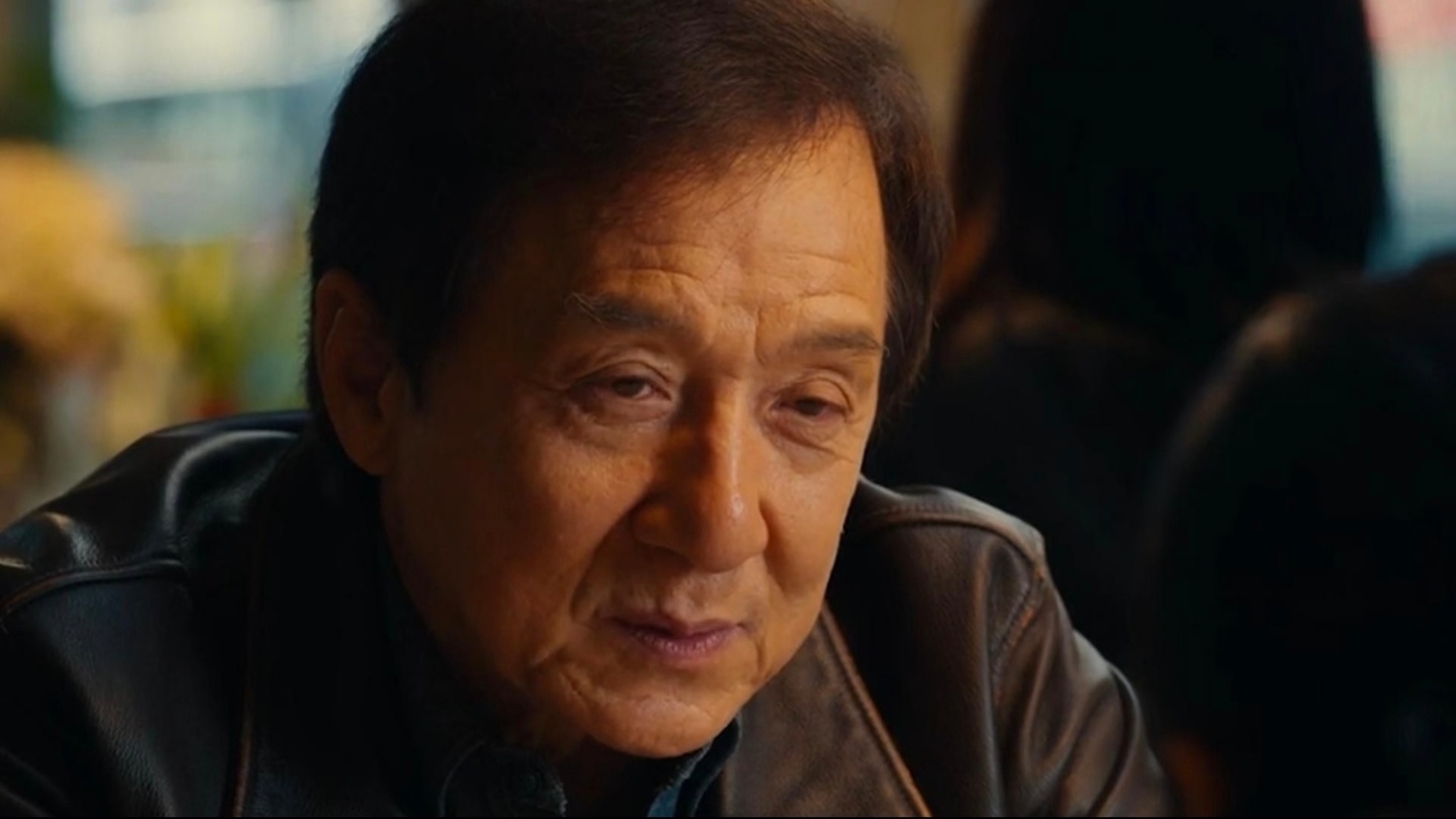小时候电视上那些熟悉的演员和歌手，这几年都逐渐老去甚至离我们而去，真是有种被时代