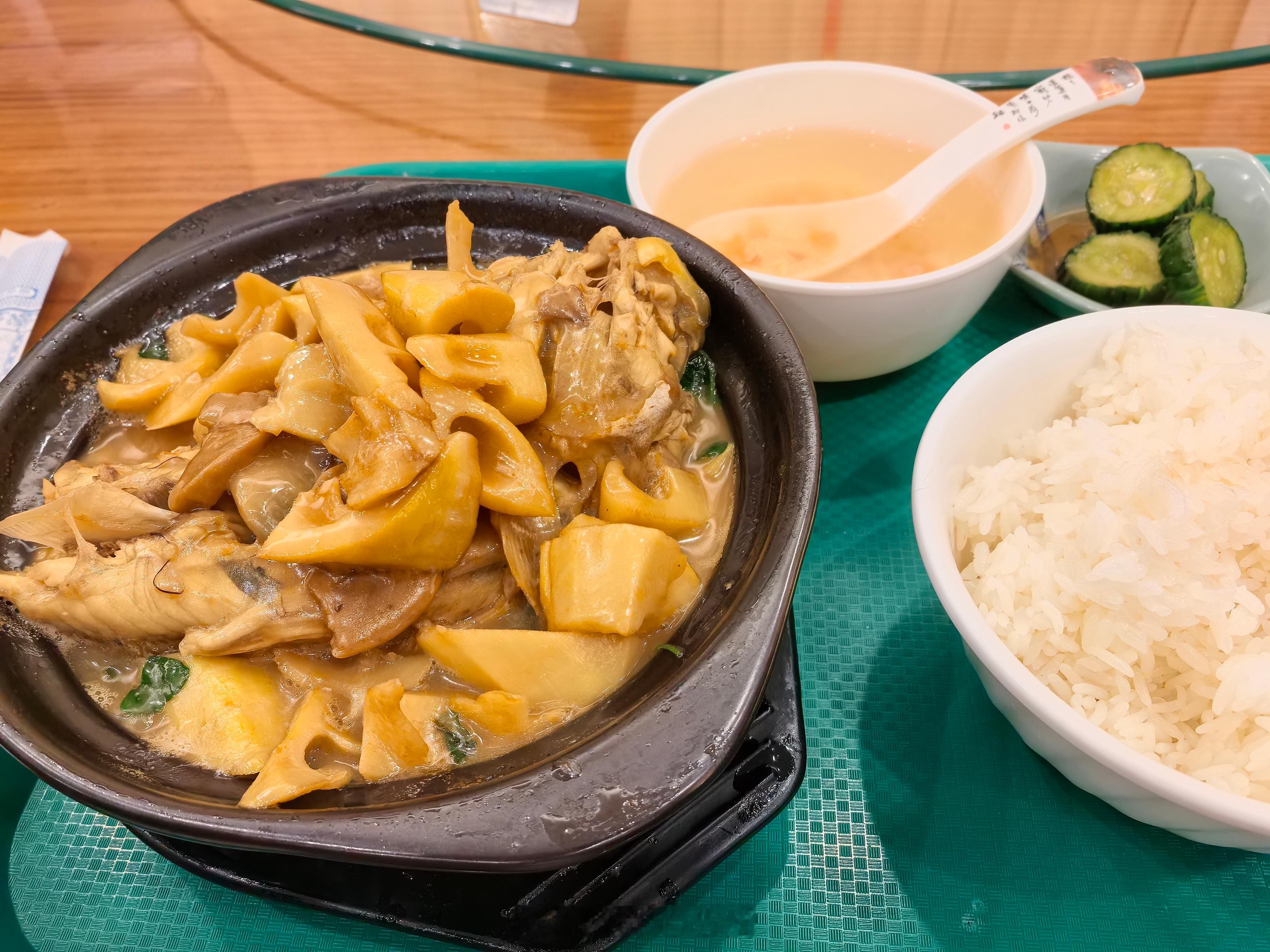 从山东来了扬中，那就得吃河豚🐡正夸河豚好吃呢，客户说这些河豚好多是从山东来的这