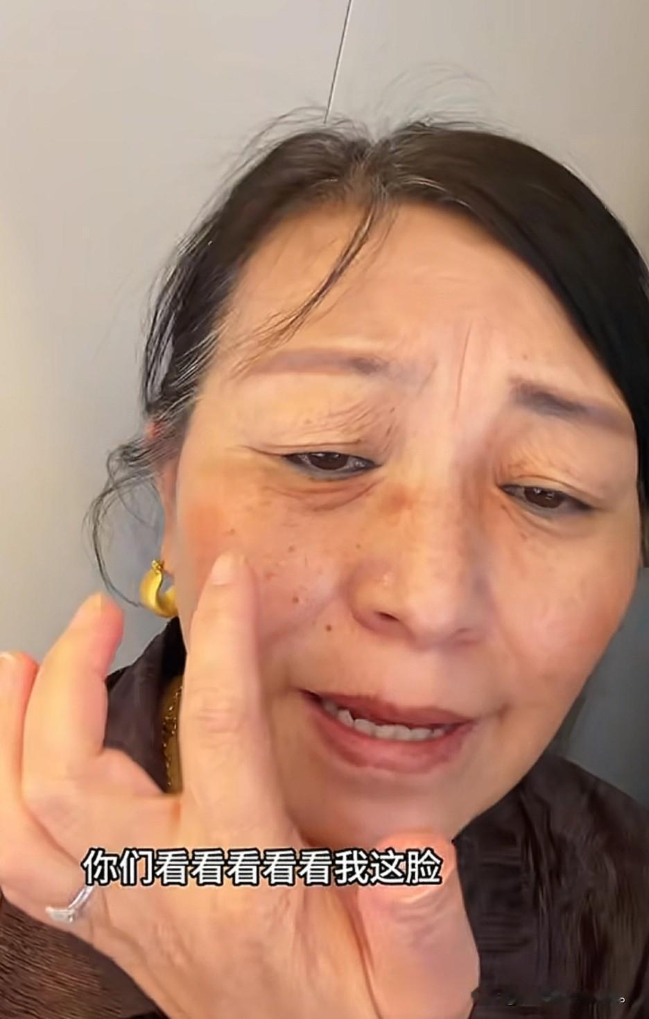 小故事！
    王金刚啊 王金刚，你真是贼心不死。你说等脸你好了 还要找佟小喵