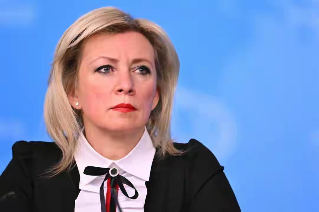 一、核心事件速览
 
1月23日晚，美俄乌三方安全工作组在阿联酋阿布扎比首次会谈