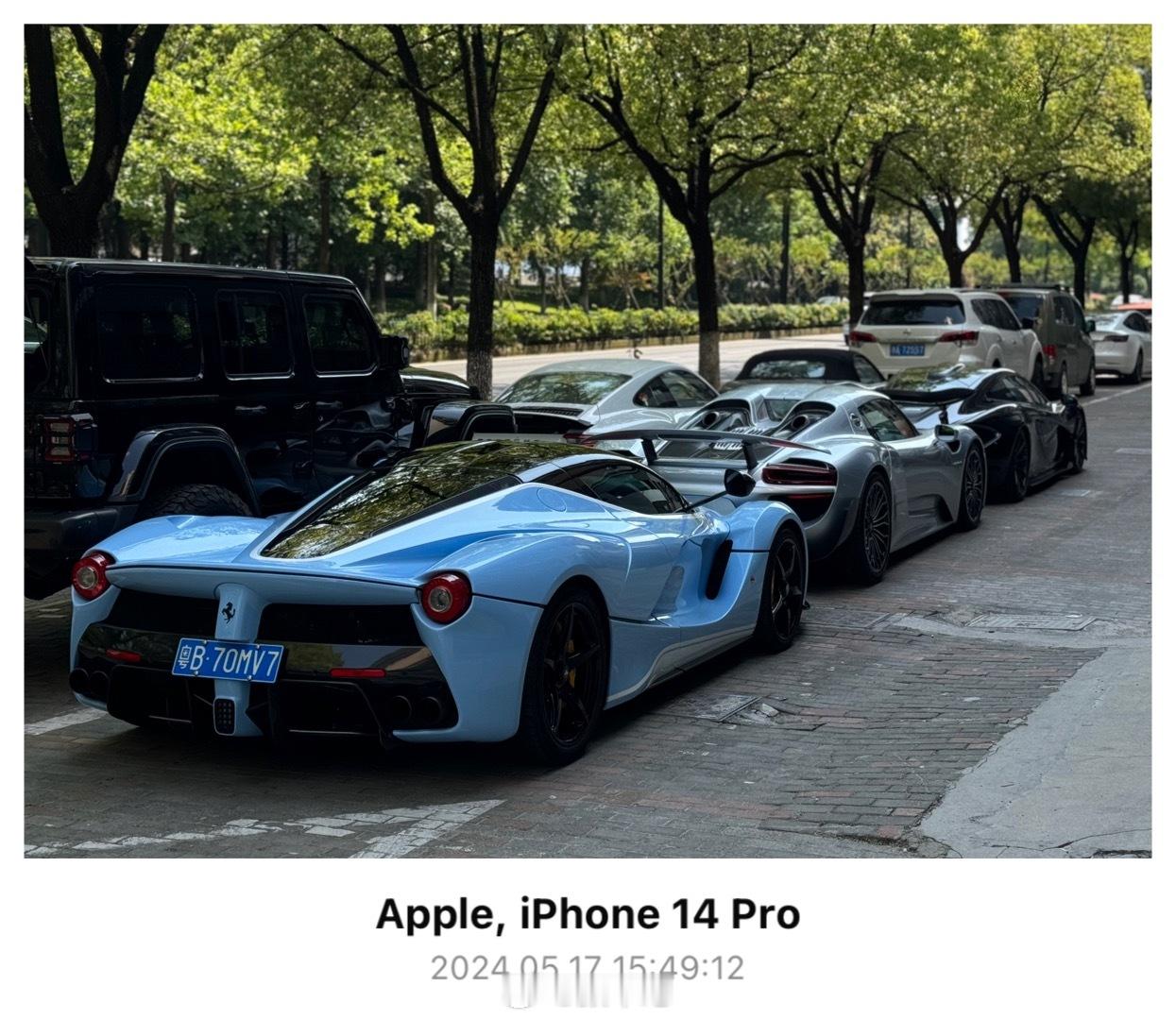 三大神车聚首，法拉利Laferrai、保时捷918、迈凯伦P1……[爱你]#亿点