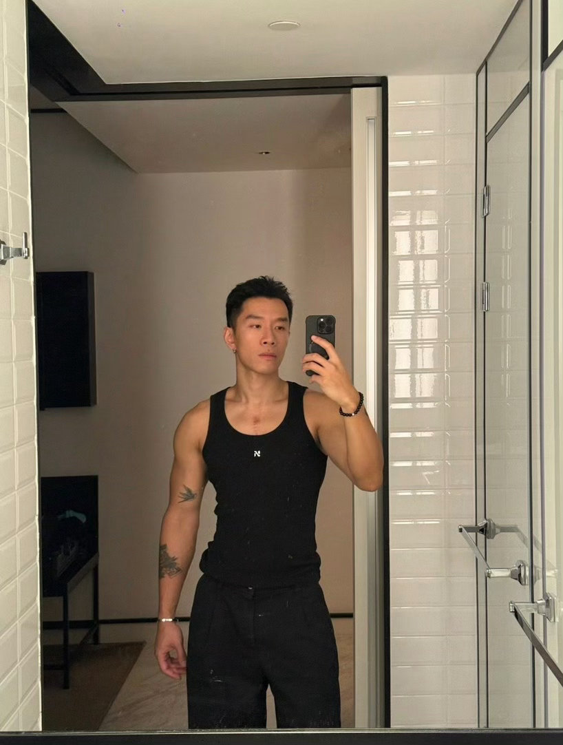 repost ：RexLiang_2R 摄影师 ：网页链接 🧑🏻🦱   