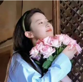 用这两张图当头像的人数，围起来可转地球三圈 