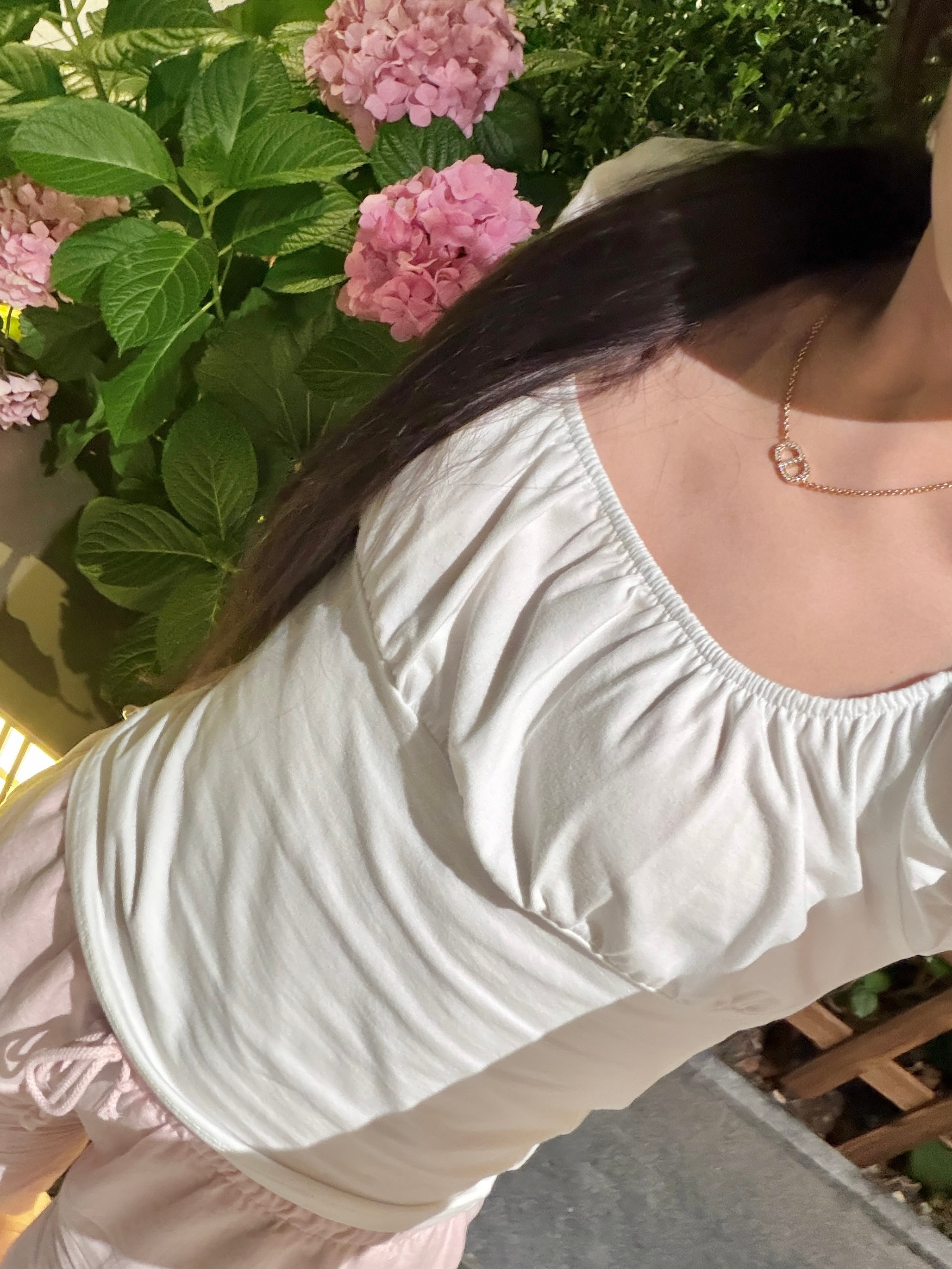 我今天穿了一天的感受 m给我没胸的穿还是会有点容易走光 也许我适合s码的 有点胸