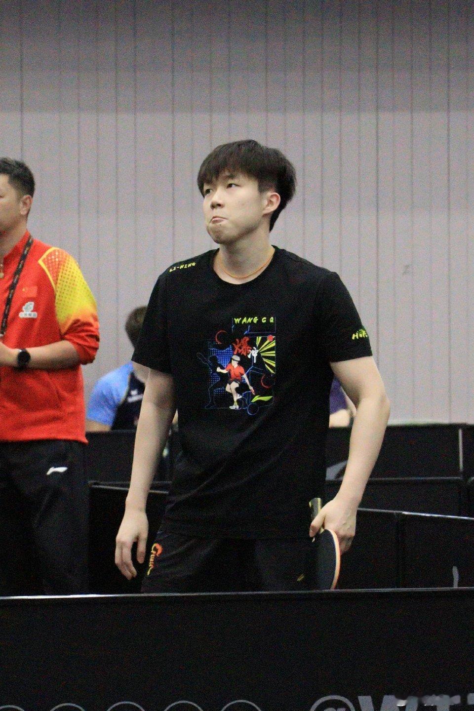 王楚钦 🦁国乒男队队长王楚钦 前路漫漫，无惧挑战，砥砺前行。王楚钦加油，未来等