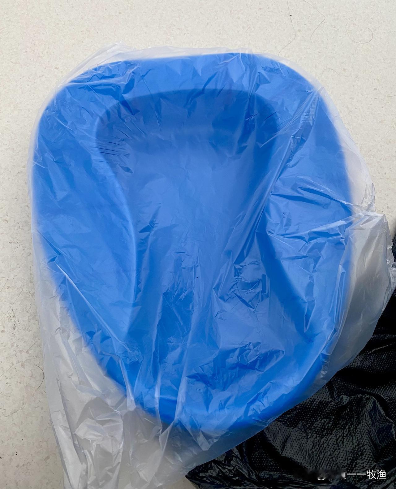 买了一个尿盆但没有用过，小超市会给退货吗
    昨天，我一个好朋友患病住院，我