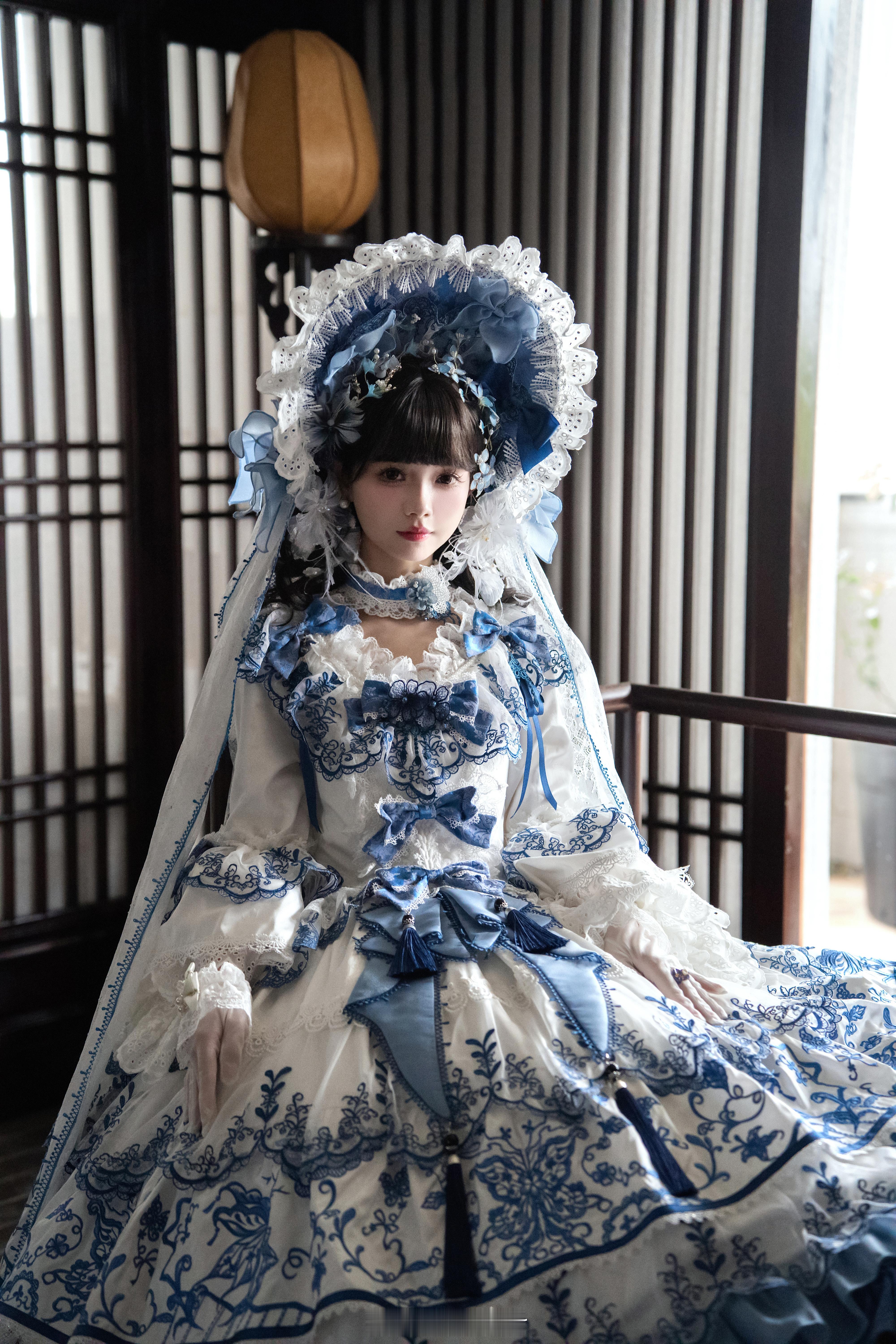 🦋蝶恋青花🧚‍♀️：猫梓子👗：荆棘玫瑰 存档lolita摄影 ​​​