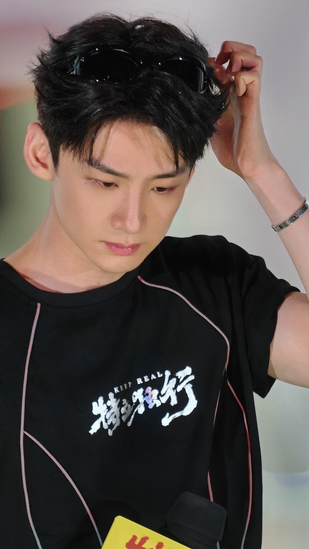 生图战神来的👀「白敬亭」 