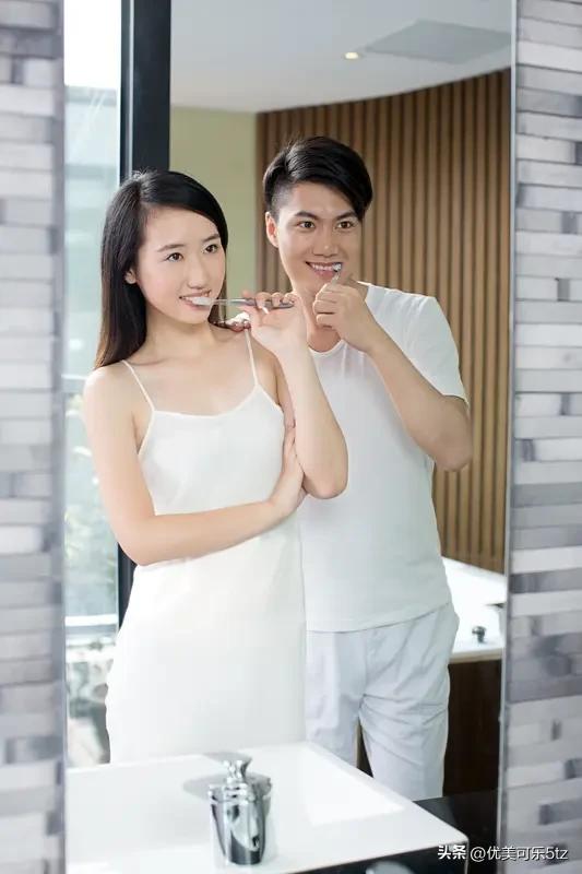 夫妻之间,还需要讲卫生吗?床上用品定期更换清洗，营造舒适睡眠环境。除了床上用品，