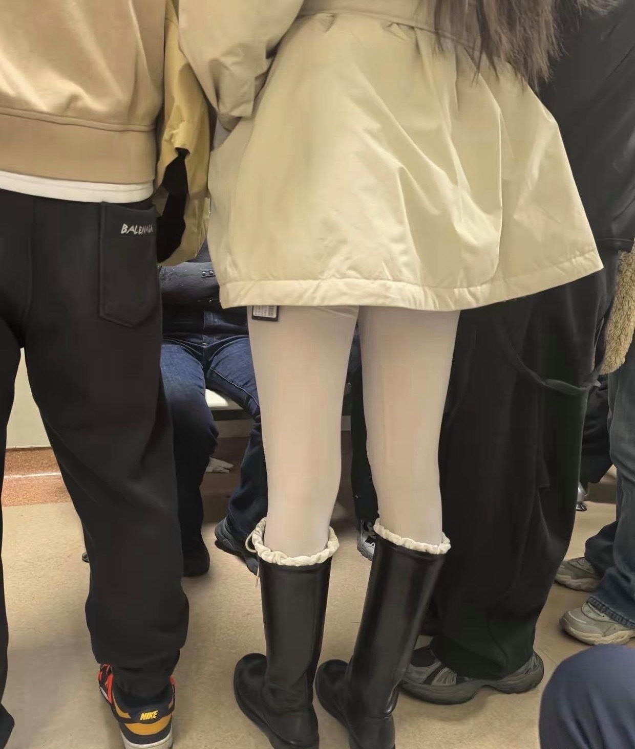 她是怎么做到不脸红的 