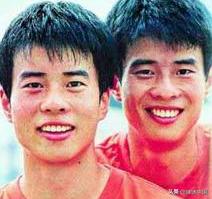 申花队内的外援托马斯，曾在中场休息时喊着孙吉的沪语小名“阿度”征询战术意见，让主