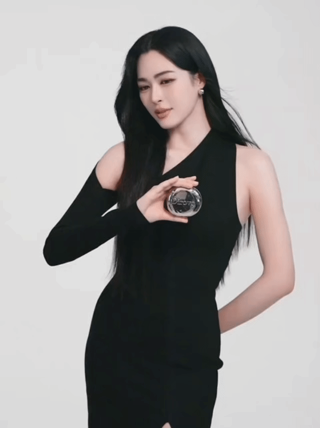 她俩最适合的就是简约风，答应我以后身上颜色不要超过三种好吗，好的