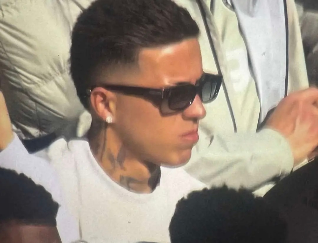 最近一个月，切尔西经历断崖式下滑从3.12-4.13，切尔西6战5负，欧冠两场惨