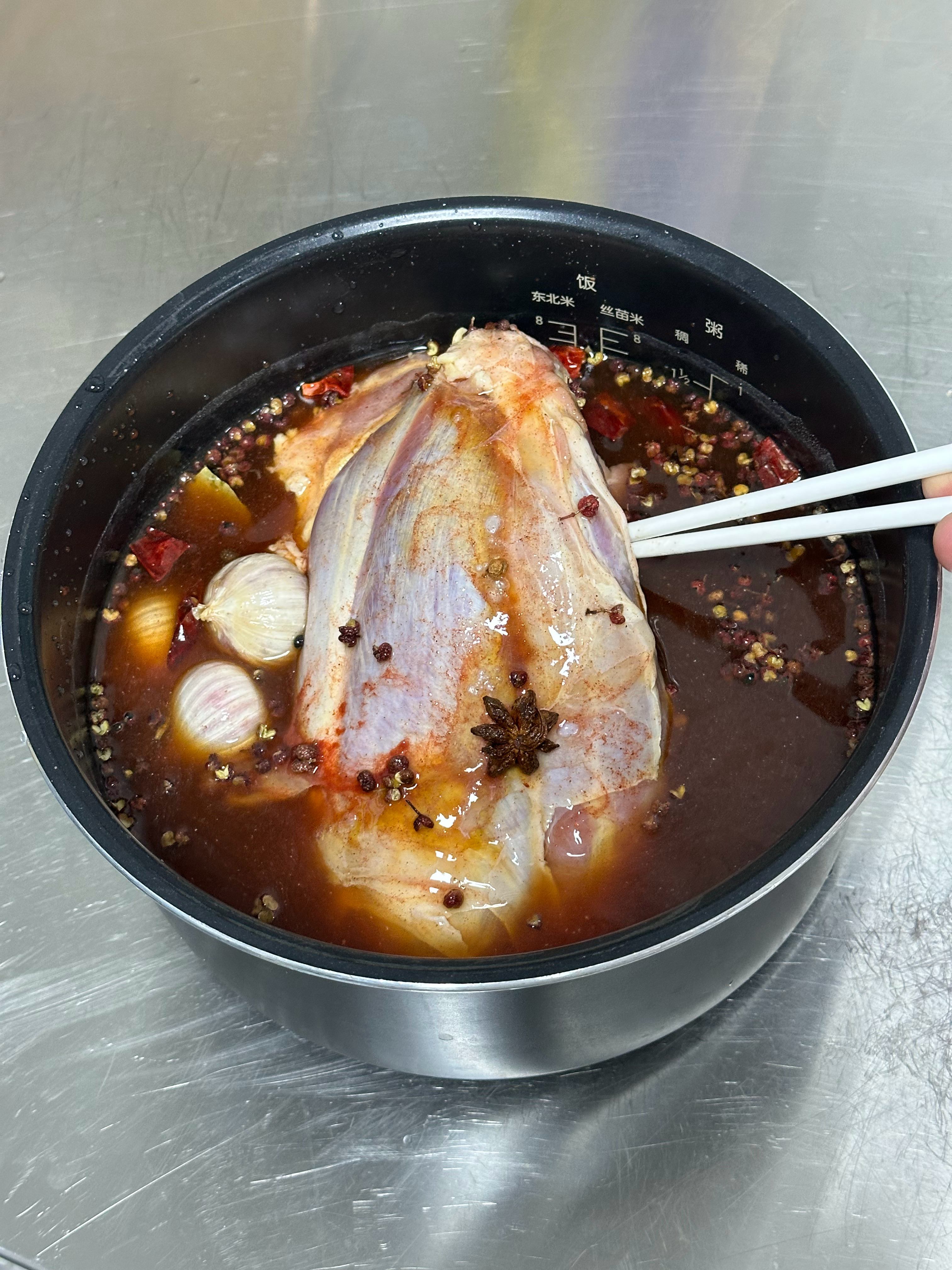 炖条牛腱子，想吃时解冻即可。  ​​​