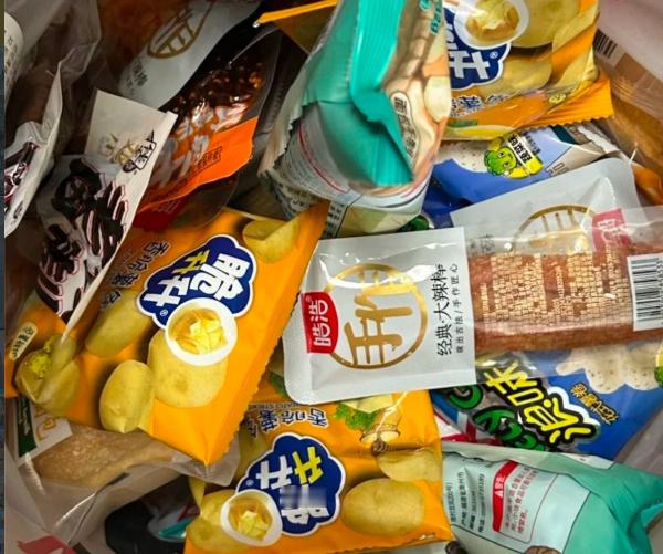 千问说买得开心过两天见  前段时间身边朋友一直在给我分享千问的链接，一开始我还嫌