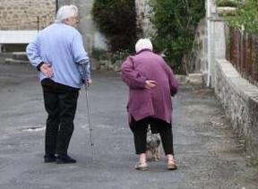 人老了，只剩一个人的时候，一定要记住这三件事：不找半路伴侣，不去养老院，不请住家