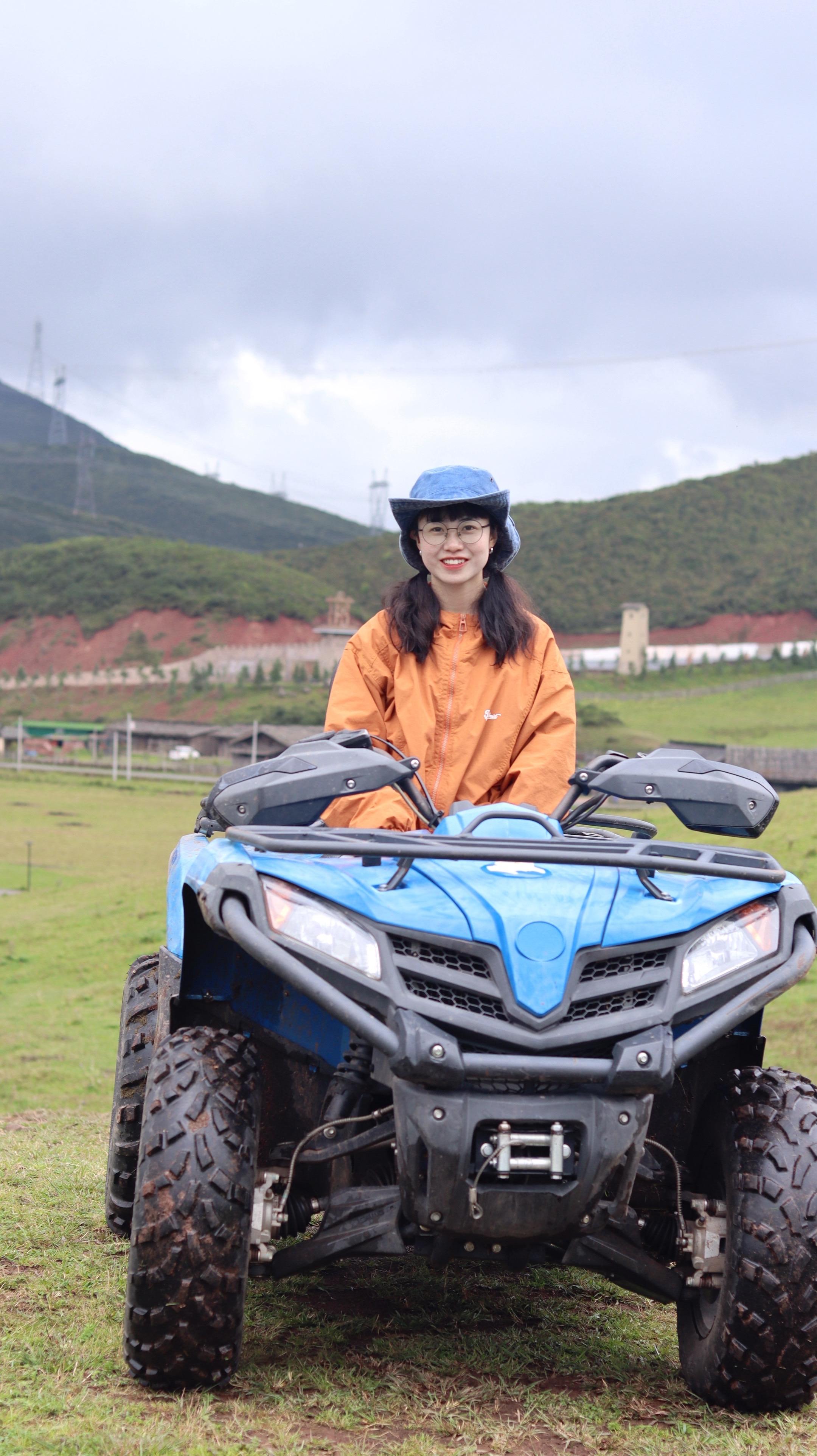 生活 偶尔致郁 偶尔治愈 偶尔自愈。