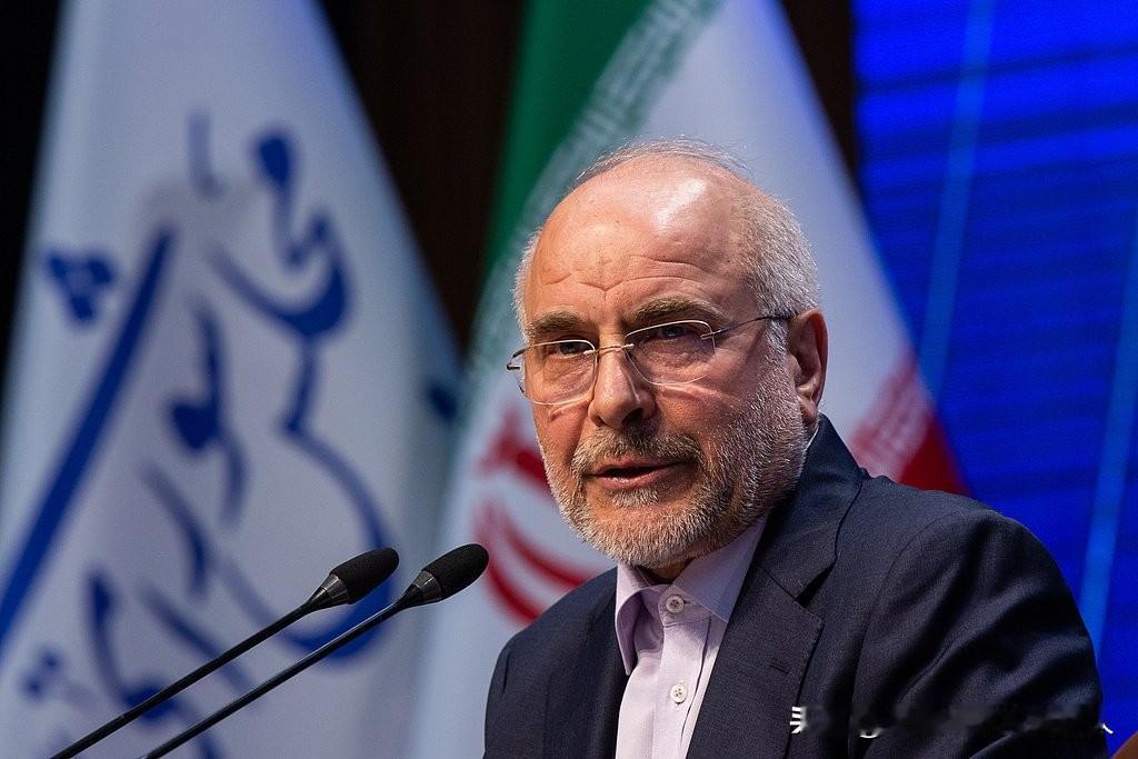 伊朗议长卡利巴夫17日发文宣布，霍尔木兹海峡控制权属于伊朗，美方已接受这一事实！