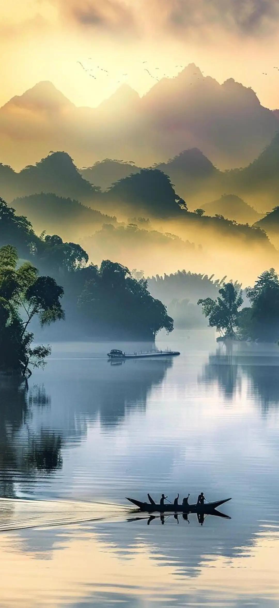 明明体虚，却一身火气：
气血亏的人，多半都在“内耗”里熬垮自己

你有没有发现一