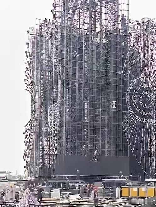 终于阻止了这场对云南玉溪抚仙湖有灾难性破坏生态环境的无聊至极的事情了，耗费数亿元