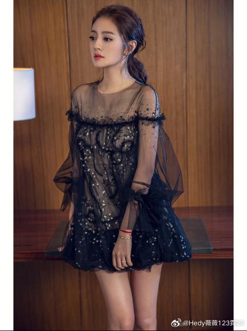 女艺人安以轩童年女神，很怀念她，寻找了她以前的图！安以轩/美图/九宫格美颜图/安