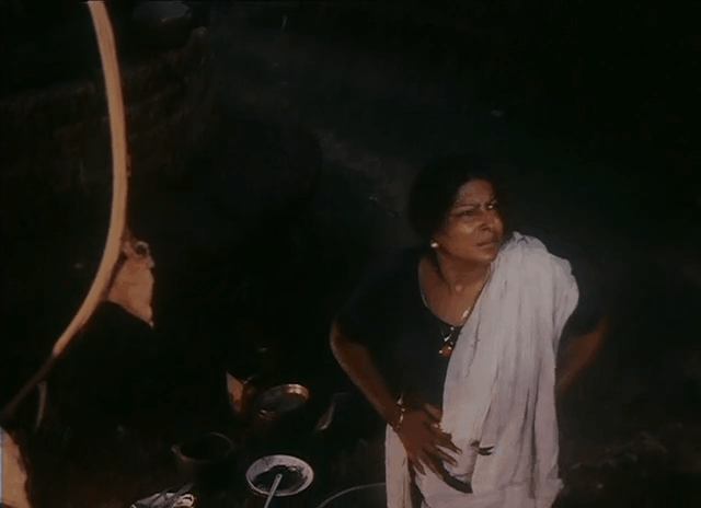 捕鼠笼 എലിപ്പത്തായം (1982)导演: 阿多尔·柯普莱克里什汗戛纳