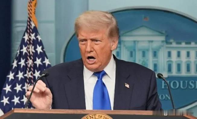 【突发！特朗普宣布提高加拿大关税：25%变成35%？】


8月1日消息，美国白