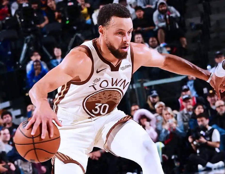 勇士近况不佳，很有可能无缘季后赛，勇士的巴特勒伤了，库明加也是伤退了。勇士输给独