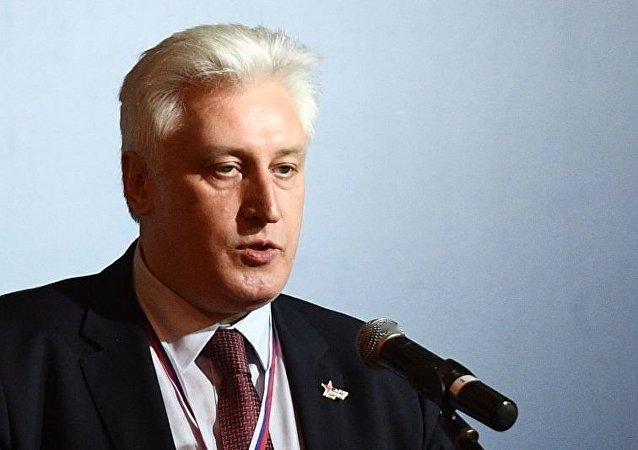 ·美国没希望了！！  
俄罗斯军事专家伊戈尔·科罗特琴科直言：美国彻底没希望了，