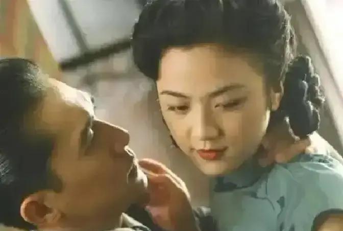 17年前被骂“色情”的镜头，今天成了豆瓣千万阅读的演技教科书。
不是观众变了，是