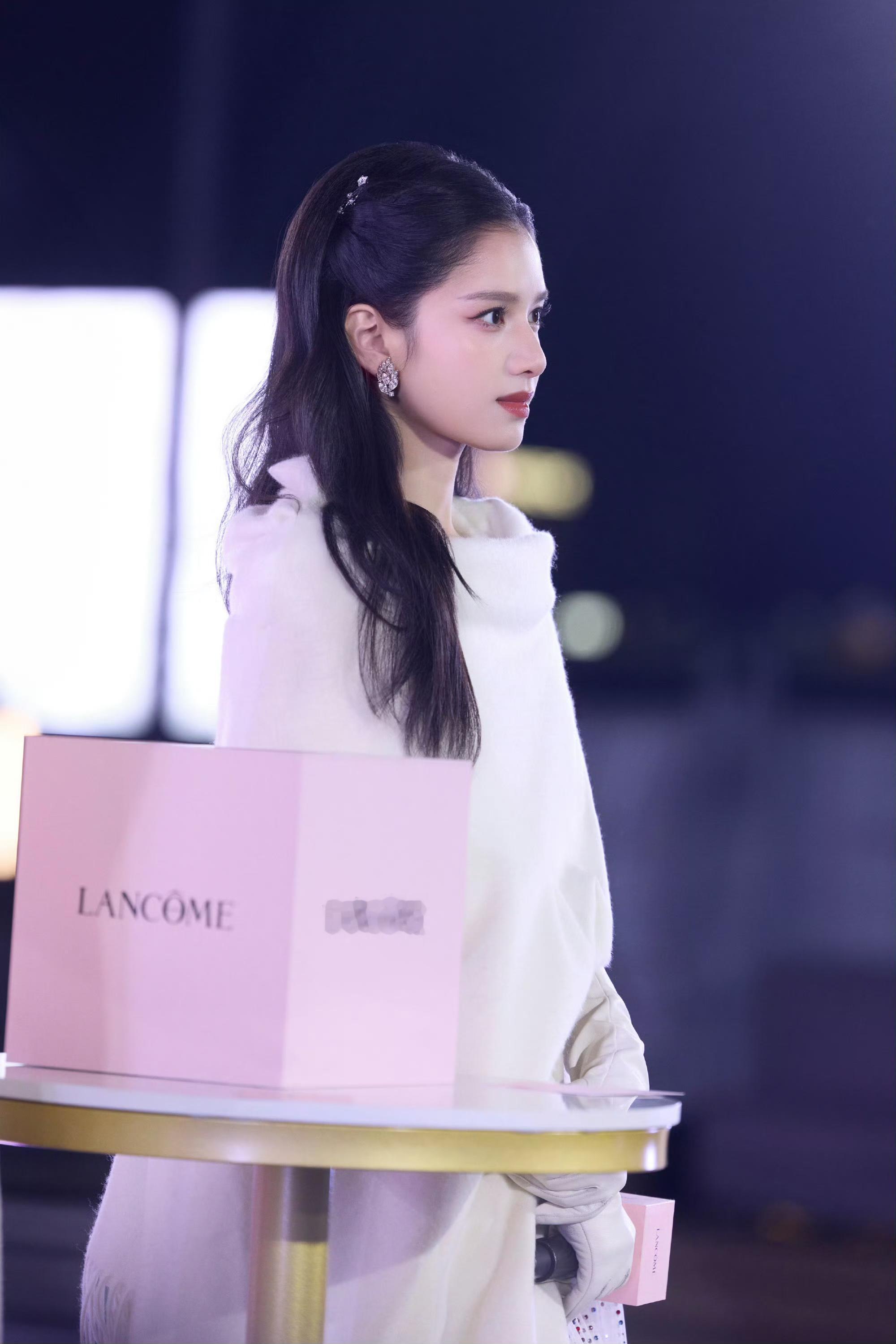 张婧仪  地母系和甜美感就这样完美共存 