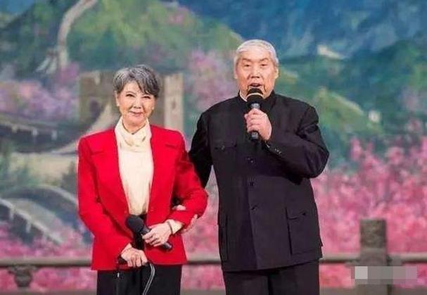 1977年，曾因饰演《红灯记》李玉和红遍全国的钱浩梁，被撤销党内外一切职务、停止