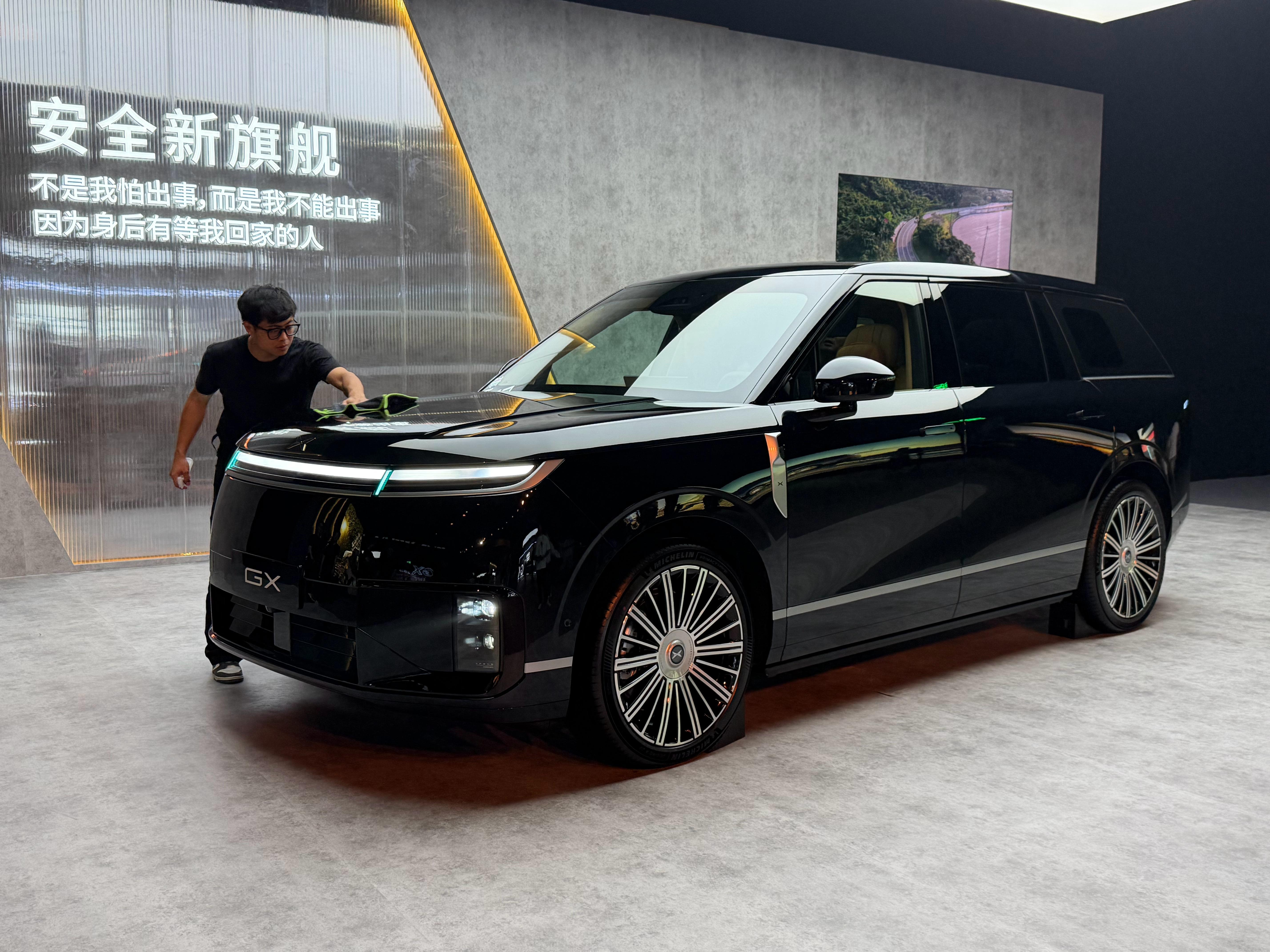 亲临发布会现场✨倒计时10分钟即将开场！实拍会场展车质感拉满把四大安全测试场搬进