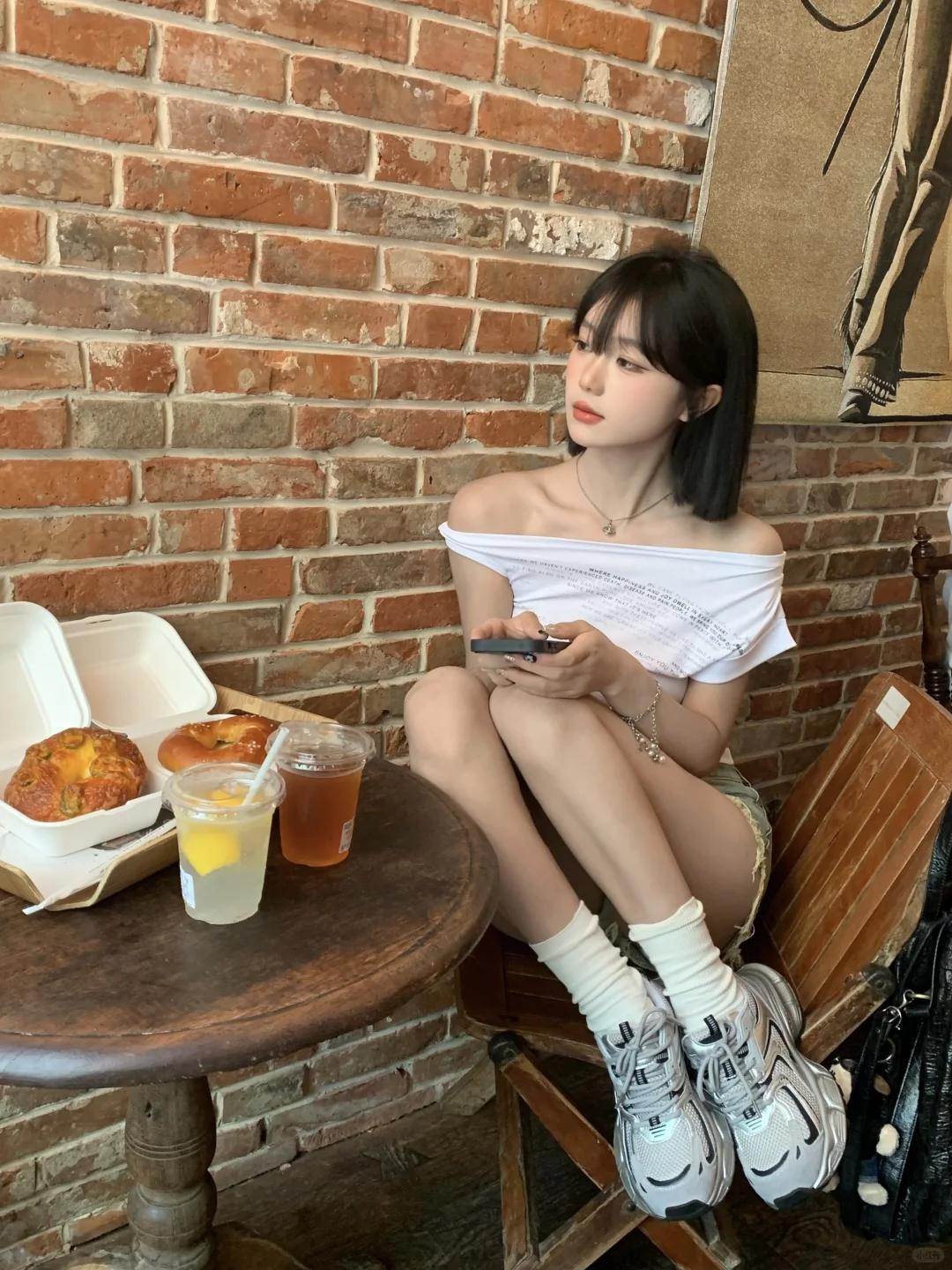 不拽的姐不发