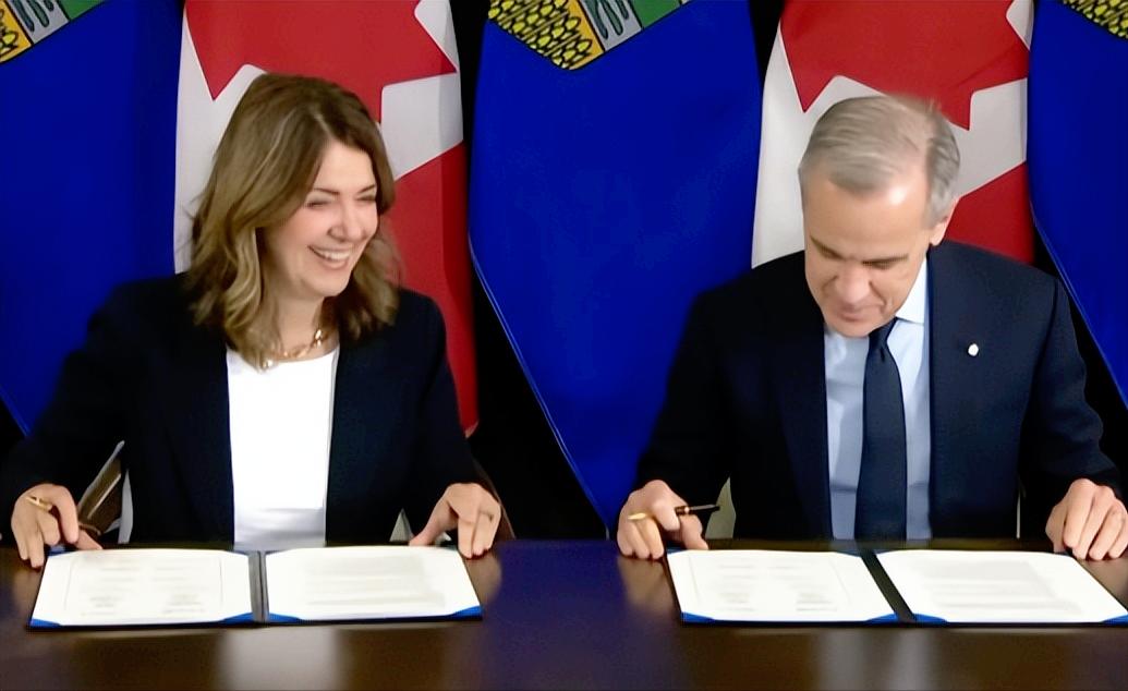 美国财长最近算是玩明白了，趁加拿大内部有点小别扭，居然想偷偷把人家的“富得流油”