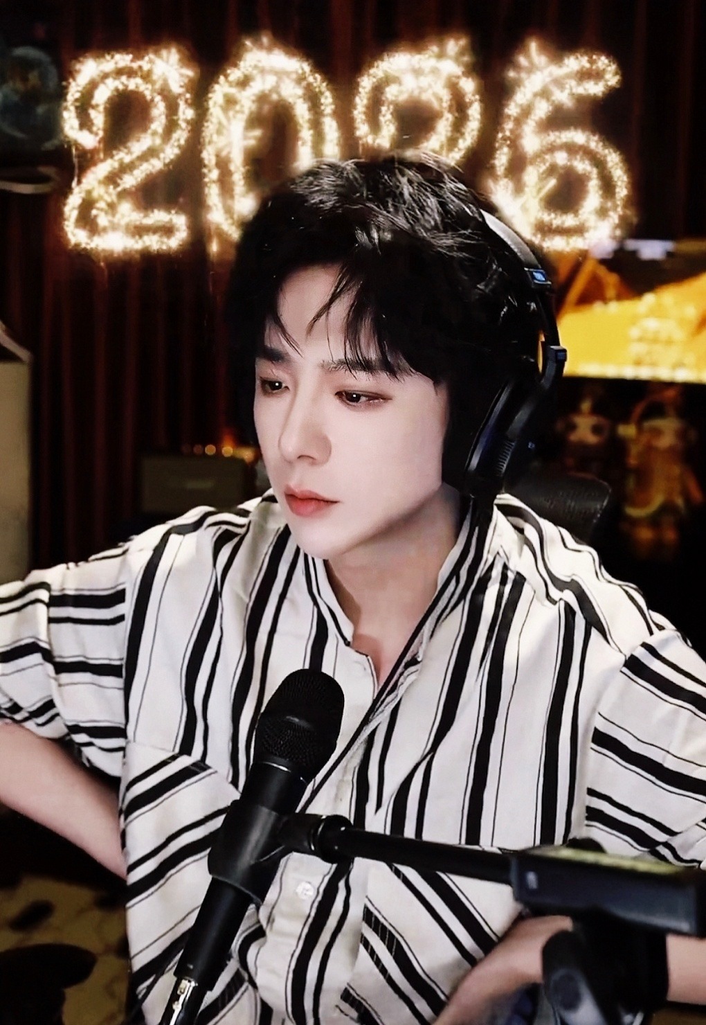 早安……昨晚直播了……我居然没看？有史以来第一次没实时看直播，我在忙什么？我在忙