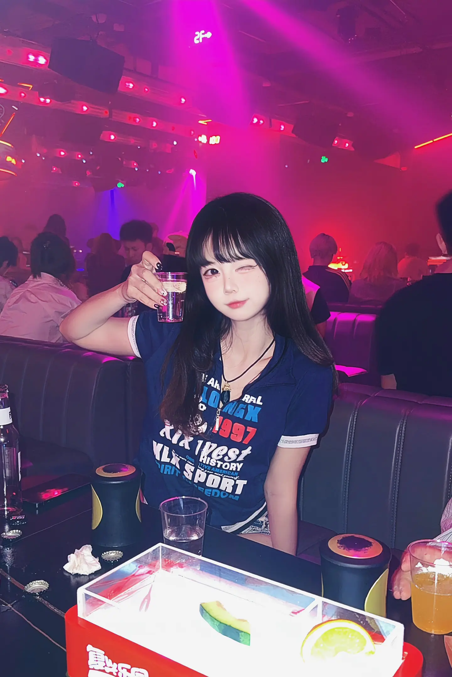 原来这叫把妹啊。我一直觉得让女孩子开心是应该的
